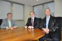 A Fomento Paraná recebeu uma visita do professor Mark Lokensgard, do centro de línguas da universidade norte-americana Saint Mary, de San Antonio, no Texas (EUA). Ele foi recebido pelo presidente, Juraci Barbosa, e pelo assessor Mário Figueiredo.