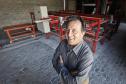 José Nilton Fonseca Santos, proprietário da empresa Cimentart, que produz blocos de concreto para pavimentação e alvenaria, financiou a máquina palletizadora com recursos da Fomento Paraná. 