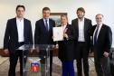 Governador Beto Richa autoriza e  homologa licitações de obras, serviços, compra de maquinários e equipamentos rodoviários para oito municípios: Arapoti, Colorado, Coronel Domingos Soares, Juranda, Mandaguaçu, Mariluz, Sulina e Terra Roxa