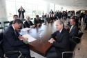 Governador Beto Richa recebe o prefeito de Curitiba Gustavo Fruet e assina autorização de licitação para aquisição de mobiliário para Unidades de Saúde do Bairro Novo e obras de infraestrurura urbana nos bairros Capão da Imbuia e Fazendinha.O investimento é de R$ 16,54 milhões, financiado pelo Governo do Estado. A linha é a do Sistema de Financiamento aos Municípios (SFM), gerenciada pela Fomento Paraná, em parceria com a Secretaria de Desenvolvimento Urbano e ParanaCidade.