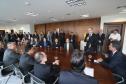Governador Beto Richa recebe o prefeito de Curitiba Gustavo Fruet e assina autorização de licitação para aquisição de mobiliário para Unidades de Saúde do Bairro Novo e obras de infraestrurura urbana nos bairros Capão da Imbuia e Fazendinha.O investimento é de R$ 16,54 milhões, financiado pelo Governo do Estado. A linha é a do Sistema de Financiamento aos Municípios (SFM), gerenciada pela Fomento Paraná, em parceria com a Secretaria de Desenvolvimento Urbano e ParanaCidade.