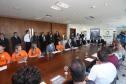A nova linha de financiamento foi lançada em evento com a presença do governador Beto Richa. O crédito é destinado a micro e pequenos empreendedores para compra de veículos novos. Richa disse que a medida irá ajudar os empreendedores, melhorar as condições de trabalho dos transportadores e garantir segurança aos estudantes e turistas.