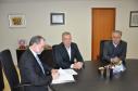 O presidente da Fomento Paraná, Juraci Barbosa, e o presidente do Instituto Regional de Desenvolvimento Econômico e Social (IRDES), Aldair Rizzi, assinaram um acordo de cooperação técnica nesta quarta (2/9), em Curitiba. Pelo convênio, o IRDES atuará como facilitador junto a empresas de Pato Branco e Região em processos de financiamento pelas linhas do Banco do Empreendedor.