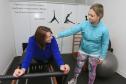 A aluna de Pilates, Elisabete Neves, e a sócia do Studio, Daniele da Rosa.