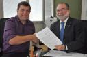 O prefeito de São Miguel do Iguaçu, Claudiomiro da Costa Dutra, assinou um contrato de financiamento com a Fomento Paraná, nesta terça-feira (15/9), para o projeto de recuperação estrutural do prédio do Paço Municipal Abel Bez Batti. Os recursos, no valor de R$ 1,05 milhão, são do Sistema de Financiamento aos Municípios (SFM).