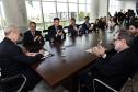 Governador em exercício Deputado Ademar Traiano, acompanhado pelo, presidente da Fomento Paraná, Juraci Barbosa, o Secretário de Comunicação, Paulino Viapiana, Diretor de Pesquisa e Desenvolvimento da Dexter, Milton Isac Braida, Diretor Comercial da Dexter, Carlos Anacleto Oleas, Diretor Executivo da Dexter, Ricardo Frederico, durante assinatura de contrato de financiamento da linha Inovacred com a empesa Dexter Latina.
Curitiba, 14/10/2015.