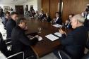 Governador em exercício Deputado Ademar Traiano, acompanhado pelo, presidente da Fomento Paraná, Juraci Barbosa, o Secretário de Comunicação, Paulino Viapiana, Diretor de Pesquisa e Desenvolvimento da Dexter, Milton Isac Braida, Diretor Comercial da Dexter, Carlos Anacleto Oleas, Diretor Executivo da Dexter, Ricardo Frederico, durante assinatura de contrato de financiamento da linha Inovacred com a empesa Dexter Latina.
Curitiba, 14/10/2015.