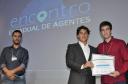 Agentes de crédito e desenvolvimento que tiveram atuação destacada no número de contratos de financiamento firmados no ano de 2015 nos respectivos municípios foram homenageados pela Fomento Paraná e o Sebrae/PR, durante o ENCONTRO ESTADUAL DE AGENTES, em Foz do Iguaçu, dias 16 e 17/11.
AGENTE DE DESTAQUE
* Municípios de 15 a 30 mil habitantes: Altônia - Paulo Henrique Massacato