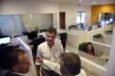 O governador Beto Richa anunciou nesta terça-feira (26), na cooperativa Rádio Táxi Faixa Vermelha, em Curitiba, a reabertura da linha de crédito Banco do Empreendedor – Taxista, da Fomento Paraná. 
