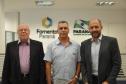 O gerente de microcrédito da Fomento Paraná, Helio Rodrigues, o taxista Lúcio Roberto Natal, e o gerente de mercado da Fomento Paraná, Paulo Morva.