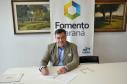 O governador Beto Richa e prefeitos de 19 cidades assinaram nesta segunda-feira (11), no Palácio Iguaçu, em Curitiba, novos contratos de financiamento pela Fomento Paraná. São R$ 43,4 milhões, que serão investidos em obras nas cidades e em aquisição de máquinas e equipamentos para as prefeituras.
Prefeito de Apucarana, Beto Preto, assina contrato de financiamento com a Fomento Paraná para aquisição de maquinários rodoviários, em evento realizado no Palácio Iguaçu, em Curitiba.
