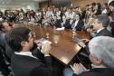 O governador Beto Richa e prefeitos de 19 cidades assinaram nesta segunda-feira (11), no Palácio Iguaçu, em Curitiba, novos contratos de financiamento pela Fomento Paraná. São R$ 43,4 milhões, que serão investidos em obras nas cidades e em aquisição de máquinas e equipamentos para as prefeituras.