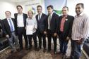 O governador Beto Richa e prefeitos de 19 cidades assinaram nesta segunda-feira (11), no Palácio Iguaçu, em Curitiba, novos contratos de financiamento pela Fomento Paraná. São R$ 43,4 milhões, que serão investidos em obras nas cidades e em aquisição de máquinas e equipamentos para as prefeituras.
