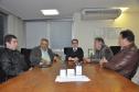 O presidente da Fomento Paraná, Juraci Barbosa (centro), recebeu o presidente da Associação das Centrais de Rádio Táxi (Acert), Luiz Carlos Kubitzki, o vereador curitibano Jairo Marcelino (esq) e os representantes de centrais de rádio táxi Maurício Pereira (Rádio Táxi Capital); Juarez dos Santos (Radio Táxi Pinhais); e Reinaldo Molletta (Cooperativa Aerotáxi, de São José dos Pinhais). 
