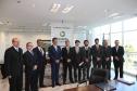A prefeitura de Londrina, no Norte do Paraná, terá mais R$ 11 milhões para fazer 17 desapropriações de imóveis, que possibilitarão a expansão do aeroporto Governador José Richa. O recurso é financiado pelo Estado e o contrato foi assinado nesta segunda-feira (27) pelo governador Beto Richa, o prefeito de Londrina, Alexandre Kireeff, e o presidente da Fomento Paraná, Juraci Barbosa. 