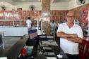 Para o comerciante Carlos Roberto Freire, que trabalha na avenida desde a década de 60, a obra representa compromisso do governador Beto Richa com a população do litoral. 