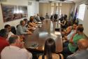 O presidente da Fomento Paraná, Juraci Barbosa, e o diretor de Operações do Setor Público, Omar Sabbag Filho, reuniram-se com o prefeito de Campo Largo, Marcelo Puppi, nesta quinta (17/2), para falar sobre novos financiamentos para apoiar empreendedores privados do município, bem como para obras públicas. 