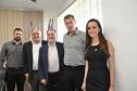 O presidente da Fomento Paraná, Juraci Barbosa, e o diretor de Operações do Setor Público, Omar Sabbag Filho, reuniram-se com o prefeito de Campo Largo, Marcelo Puppi, nesta quinta (17/2), para falar sobre novos financiamentos para apoiar empreendedores privados do município, bem como para obras públicas. 
Na imagem o presidente da ACICLA, Juliano Toppel, com os agentes de crédito João Ricardo Martins e Eliane Danescki, com o prefeito Marcelo Puppi e Juraci Barbosa.