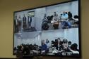 O presidente da Fomento Paraná, Juraci Barbosa, esteve no Departamento de Trânsito do Paraná (Detran), nesta quinta (23), para conhecer e testar o Sistema de Videoconferência da autarquia, que permite a transmissão de cursos, palestras e treinamentos para entidades do Governo e da Sociedade.