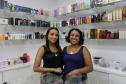 Monique dos Santos e a mãe, Sandra dos Santos, compartilhavam um sonho de ter um negócio próprio. Elas planejaram, se organizaram, foram ao Sebrae/PR em busca de uma consultoria e abriram a loja "Ai que tudo, guria", que vende cosméticos e produtos de higiene em uma galeria comercial na praça Osório, no centro de Curitiba.