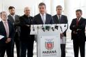 O governador Beto Richa assinou nesta quinta-feira (16) em evento no Palácio Iguaçu o decreto que estabelece as novas regras do programa, que passa a incluir mais segmentos, como e-commerce, comércio atacadista e varejista, e a permitir a utilização de créditos de ICMS para investimentos. Curitiba,16/03/2017 Foto: Jaelson Lucas / ANPr
