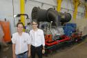 Rodrigo Duarte e Silvio Dalmolin, sócios da Solidda Energia, fabricante de  turbinas a vapor a partir de biomassa. Crédito da Fomento Paraná ajudou no desenvolvimento do projeto das turbinas.
Foto: Arnaldo Alves / ANPr.