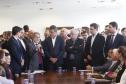 O governador Beto Richa recebeu no Palácio Iguaçu, prefeitos de 65 municípios, de diferentes regiões do Paraná para solicitar autorização a pedidos de financiamentos, junto ao Governo do Estado, para investimentos nas cidades. O crédito para as obras é da Fomento Paraná, pela linha Sistema de Financiamento dos Municípios (SFM). 