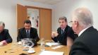 O diretor de Operações do Setor Público, Omar Sabbag Filho, e o assessor de Operações do Setor Privado, Claudio Shigueoka, representam a Fomento Paraná em reunião com o secretário nacional de Transporte e da Mobilidade Urbana, José Roberto Generoso.