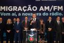 O governador Beto Richa e o ministro da Ciência, Tecnologia, Inovações e Comunicações, Gilberto Kassab, assinaram na segunda-feira (5/6), no Palácio Iguaçu, o termo de adaptação de outorgas que permite a migração de emissoras de rádio AM para a faixa FM. Curitiba, 05/06/2017.