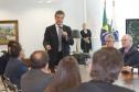 O governador Beto Richa assistiu a apresentação do projeto de construção de abatedouro e fábrica de ração para frangos de corte, Jaguafrangos, em Ivaiporã. Presentes: Secretários: de Agricultura, Norberto Ortigara, de Assuntos Estratégicos, Edgar Bueno, de Justiça, Trabalho e Direitos Humanos, Artagão Jr; o prefeito de Ivaiporã, Miguel Roberto do Amaral, o ex- prefeito, Carlos Gil, o deputado Alexandre Curi. Curitiba, 06-09-17.
