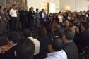 Governador Beto Richa, acompanhado da secretária da Família e Desenvolvimento Social, Fernanda Richa, o secretário chefe da Casa Civil, deputado Valdir Rossoni, e demais autoridades, recebem prefeitos no salão de atos do Palácio Iguaçu, para assinatura de contratos de financiamento e repasse de recursos. 
