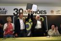 O Governo do Estado autorizou a Prefeitura de Curitiba a contratar um financiamento de R$ 30 milhões pelo do Sistema de Financiamento aos Municípios (SFM), para obras de recuperação asfáltica em 59 ruas da capital paranaense. O convênio foi assinado nesta sexta-feira (1º/12) pelo governador Beto Richa e pelo prefeito Rafael Greca.