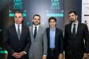 A ADVB-PR anunciou os vencedores do concurso Top de Marketing 2017, em evento no Pequeno Auditório do Teatro Positivo. Na imagem o diretor de Mercado, Luiz Malucelli Neto, que representou a Fomento Paraná como um dos patrocinadores do concurso, Roberto Herrera, coordenador do Top de Marketing, e Luiz Renato Hauly, assessor de Mercado da Fomento Paraná.