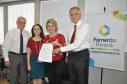 A prefeita de Farol, Angela Maria Moreira Kraus, assinou um contrato de financiamento com a instituição financeira do Governo do Estado no valor de R$ 900 mil para pavimentação de ruas da cidade que fica próximo a Campo Mourão.