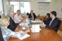 O prefeito de Campina Grande do Sul, Bihl Zanetti, foi recebido pelo presidente da Fomento Paraná, Vilson Ribeiro de Andrade, com uma excelente notícia nesta quarta-feira (17/1). O Ministério das Cidades selecionou dois projetos encaminhados pela Fomento Paraná para pavimentação de vias urbanas do município com recursos do programa Avançar Cidades.