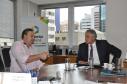 O prefeito de Campina Grande do Sul, Bihl Zanetti, foi recebido pelo presidente da Fomento Paraná, Vilson Ribeiro de Andrade, com uma excelente notícia nesta quarta-feira (17/1). O Ministério das Cidades selecionou dois projetos encaminhados pela Fomento Paraná para pavimentação de vias urbanas do município com recursos do programa Avançar Cidades.