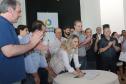 A governadora Cida Borghetti assinou neste sábado (5), durante a Expoingá, convênios com 19 municípios do Noroeste do estado. São R$ 18 milhões, que serão usados para obras de pavimentação de vias urbanas, iluminação pública, recape e aquisição de equipamentos e veículos.