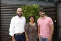 Guido Petinelli e Sandra Pinheiro, arquitetos e diretores da empresa Petinelli Engenharia e Rafael Sabetzki, engenheiro eletricista. A empresa projeta construções de forma integrada, para reduzir o consumo de energia e o impacto ambiental em edificações. 
Foto: Arnaldo Alves / ANPr.