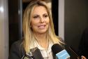 A governadora Cida Borghetti assina a regulamentação dos três fundos criados pelo Governo do Estado para fomento de micro e pequenas empresas paranaenses. São eles o Fundo de Aval Garantidor, Fundo de Capital de Risco e Fundo de Inovação.  -  Curitiba, 22/10/2018.  -  Foto: José Fernando Ogura/ANPr