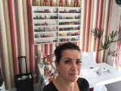 A manicure Luciana Lemes.