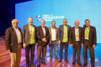 O Governo do Estado e a Prefeitura de Curitiba aproveitaram o grande público presente na Feira do Empreendedor do Sebrae 2025 para anunciar uma nova parceria que vai ampliar o acesso ao crédito para pequenos negócios na Capital.