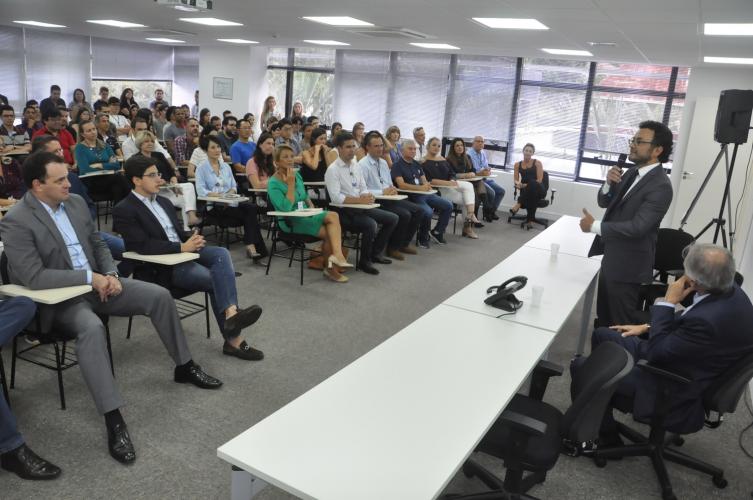 Heraldo Neves, que foi diretor administrativo e financeiro da instituição (2011-2017), substituiu Vilson Ribeiro de Andrade.