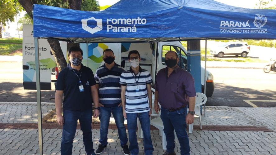 Atendimento da equipe Fomento Paraná com a Caravana de Crédito Turismo em Ponto Rico