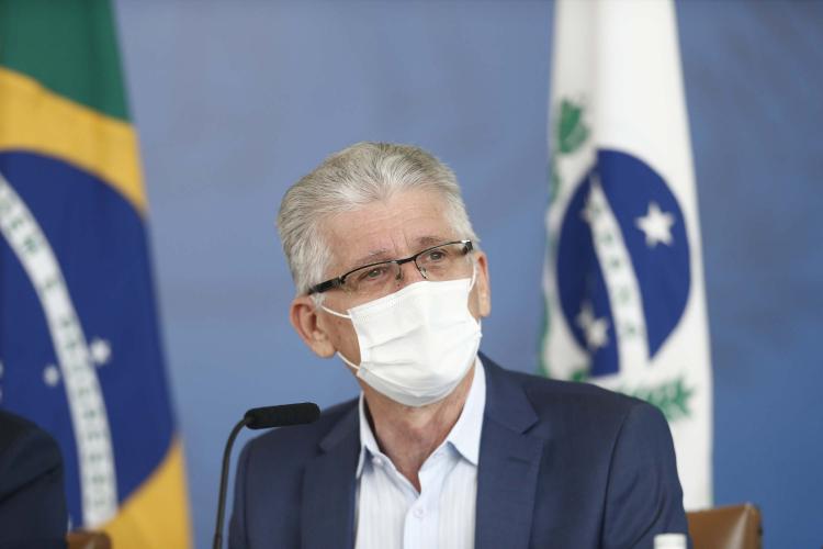 Norberto Ortigara, Secretário de Agricultura e Abastecimento, no lançamento do programa Banco do Agricultor Paranaense.