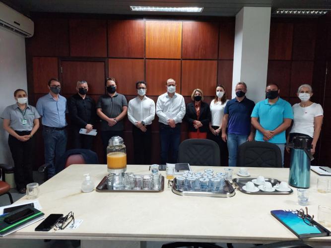 Em Santa Helena os diretores foram recebidos pelo prefeito Evandro Grade, acompanhado do secretário de Desenvolvimento Econômico, Aquiles Marcelo Alba, e diretores da pasta; da presidente da Câmara Municipal, Fabricia Lenzi.