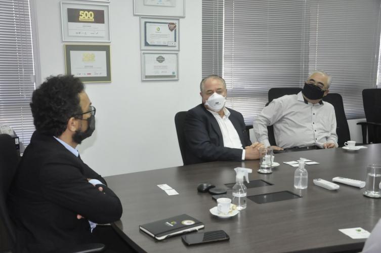 Reunião entre diretores da Fomento Paraná e da Remasa Reflorestadora