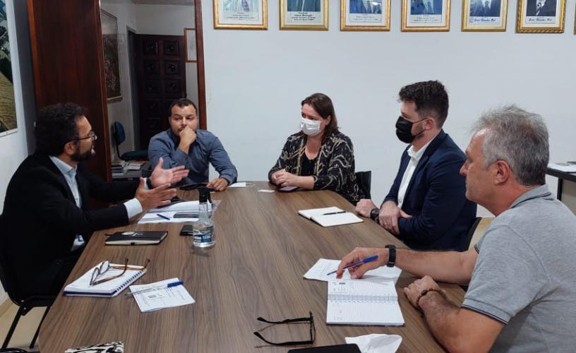 Em Luiziana os diretores da Fomento Paraná Heraldo Neves e Vinícius foram atendidos pela equipe do prefeito Wilson Tureck