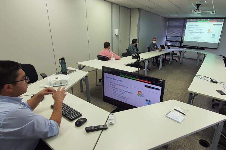 Curso de Formação de agentes de crédito