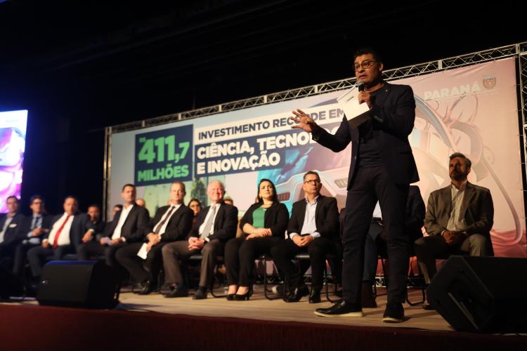 Decretos estaduais foram assinados nesta terça (11), em evento no Museu Oscar Niemeyer