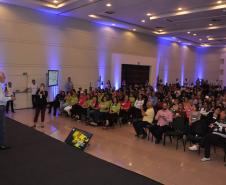 Encontro de Agentes de Crédito em Foz do Iguaçu - agentes de crédito e de desenvolvimento em auditório lotado com mais de 300 pessoas.